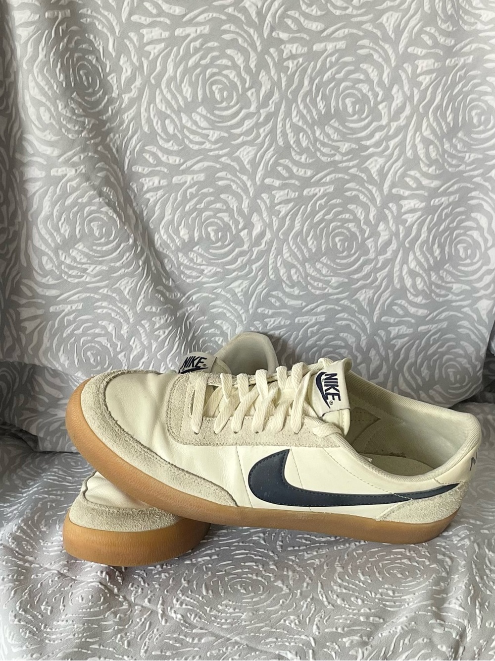 Nike Men’s Cream Sneakers with Navy Swoosh and Gum Sole